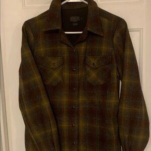 Beautiful vintage Pendleton 100% Wool gambler shirt size S EUC! Perfect!